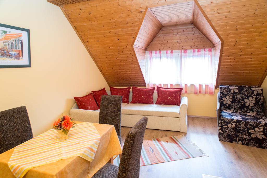 Andrea Apartmanhaz Balatongyörök エクステリア 写真